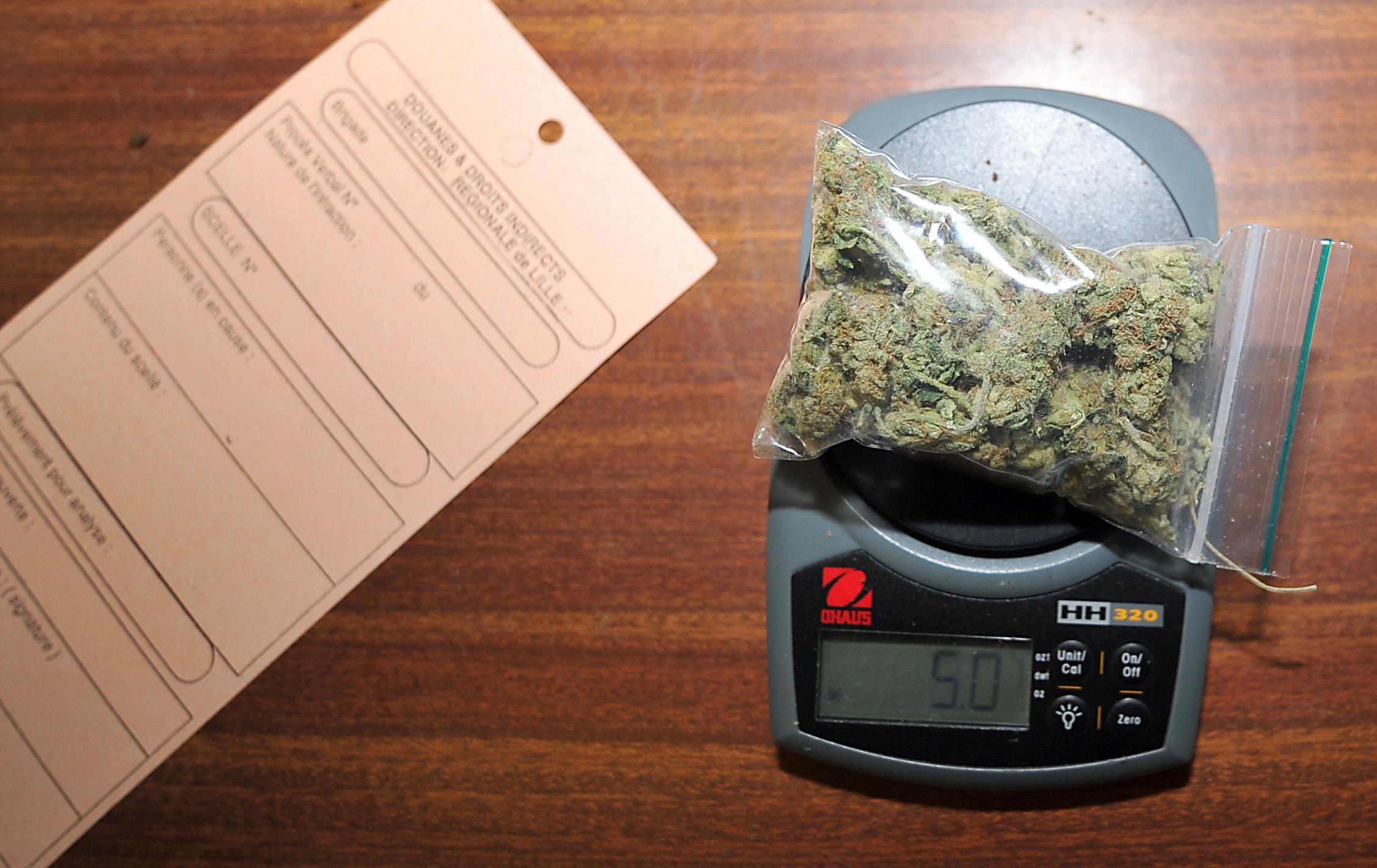 A picture shows sealed marihuana Lille's
