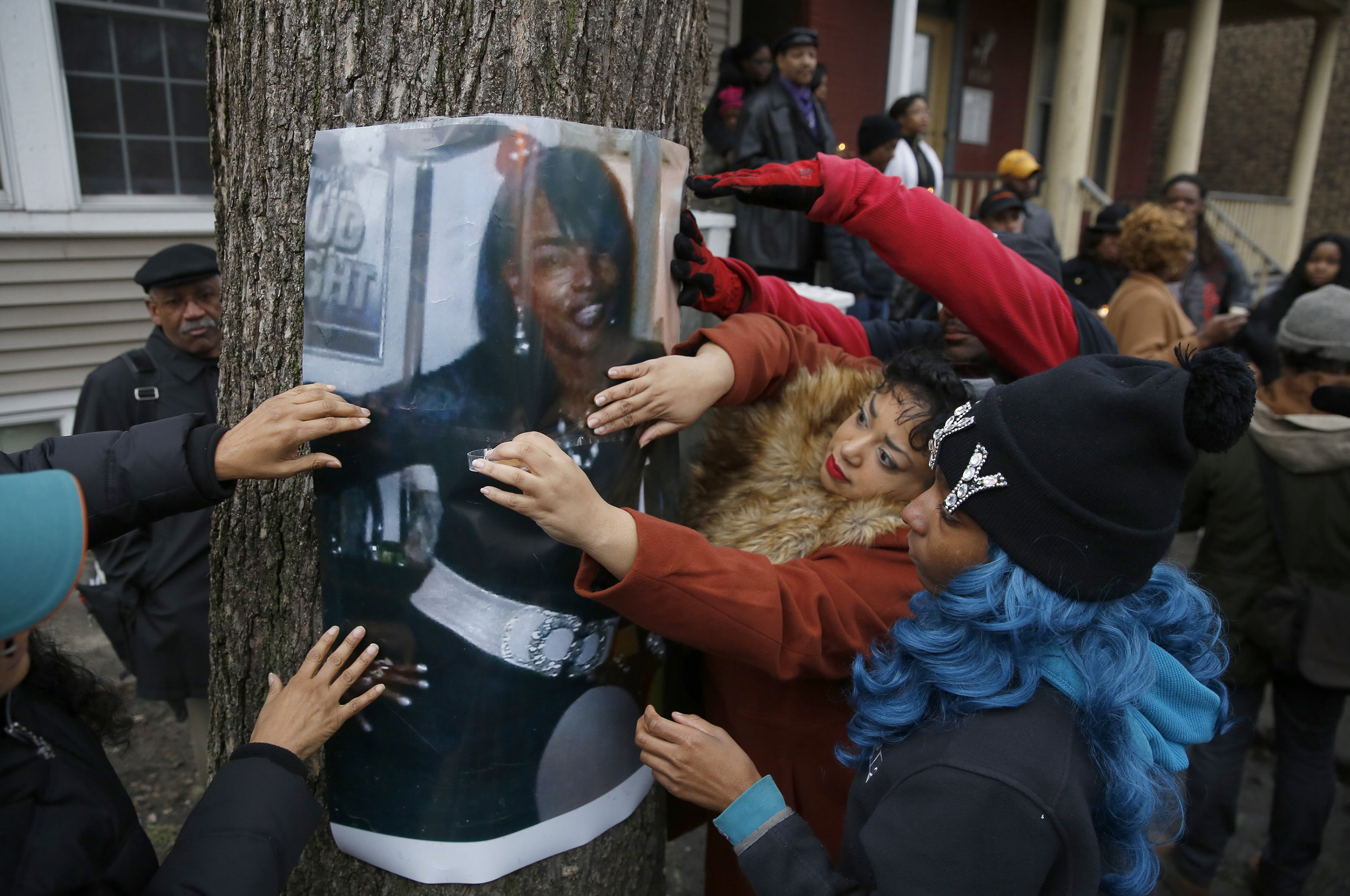 Chicago police trained not to shoot innocent people, but it still happens