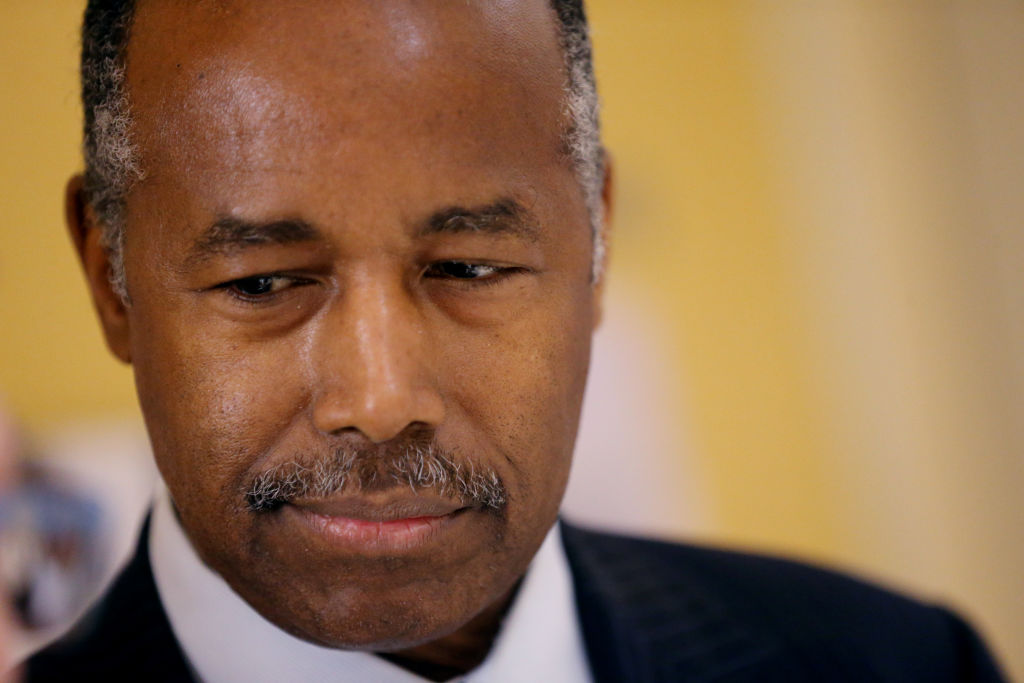 HUD Secretary Carson Tours Veterans Center In Boston