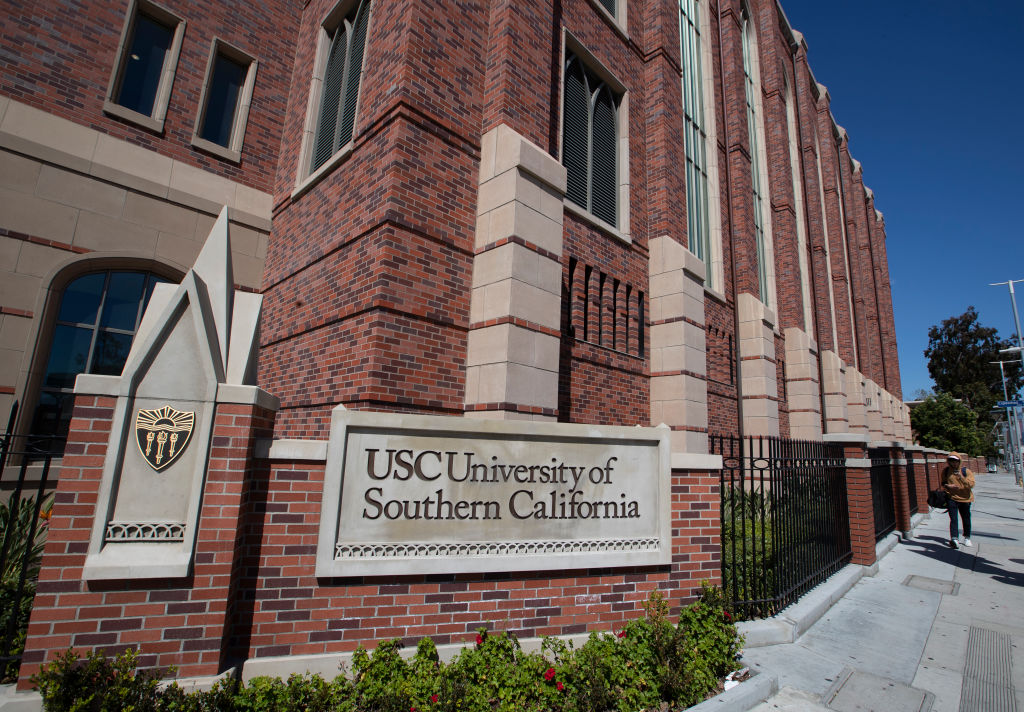 Felicity Huffman, Lori Loughlin And Mossimo Giannulli Indicted In College Admissions Bribery Case