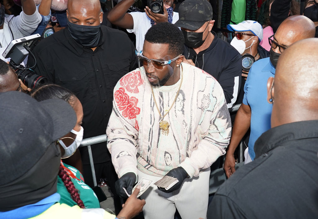 The Sean Combs Foundation & T.E.E.S. Miami Support Needy Families During The Holidays