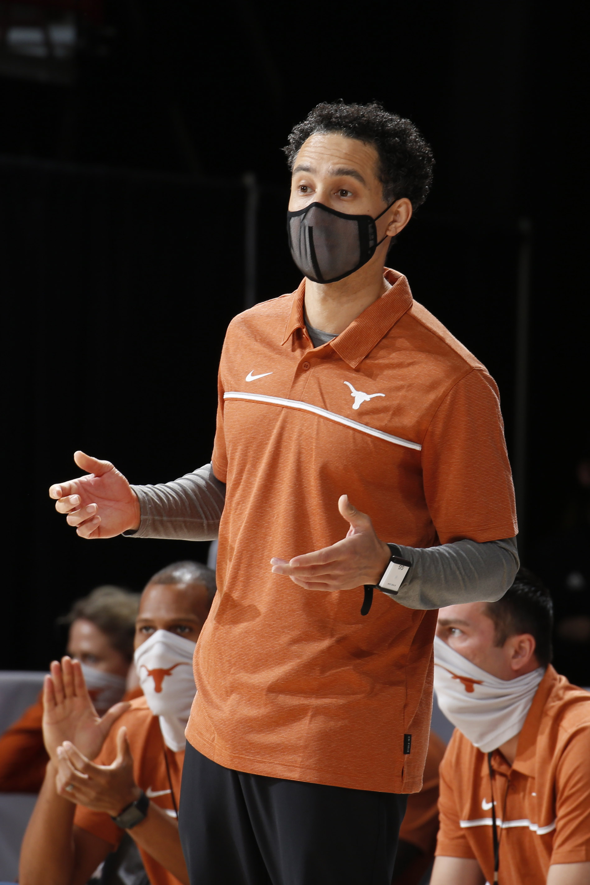 COLLEGE BASKETBALL: NOV 30 Maui Invitational - Texas v Davidson