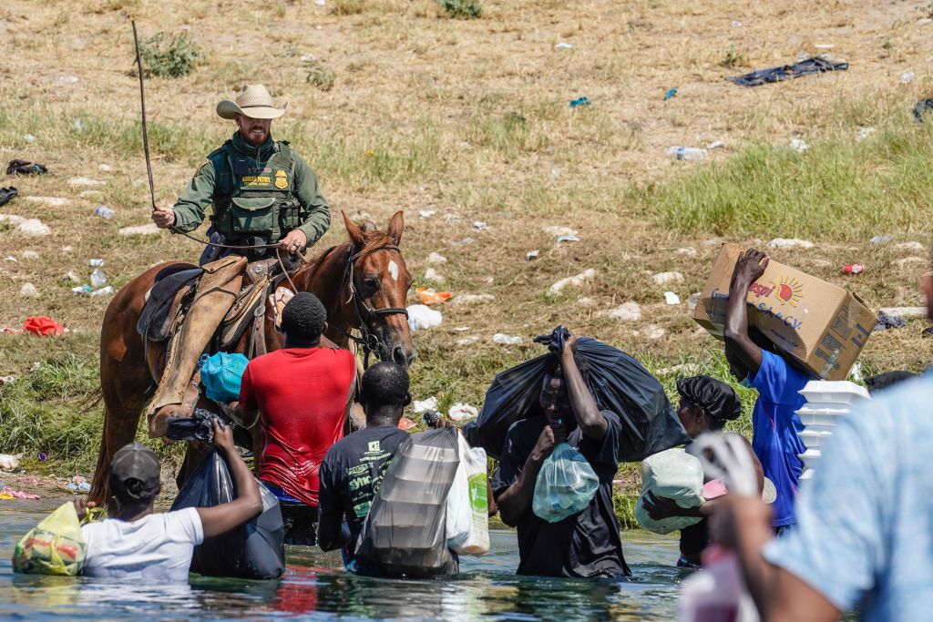 TOPSHOT-US-POLITICS-IMMIGRATION-TEXAS